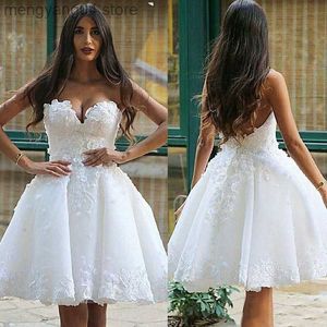 Abiti da festa 2023 Nuovo arrivo affascinante abiti da sposa in pizzo bianco corto innamorato fiori abiti da sposa lunghezza al ginocchio appliqued aperto indietro T230502