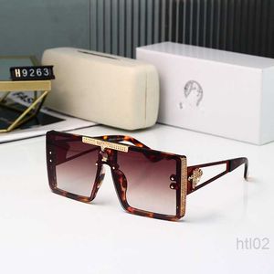 Designer Versage Vercace Sunglass Menções Mulheres Mulheres Sunglasses Box Vintage NET 'RED RED MODIMENTO MULHER