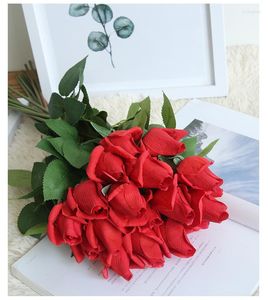 Dekorativa blommor Rose Bud Imitation Home Decoration Wedding Boquet Holder Artificial Flower Silk for Crafting Party