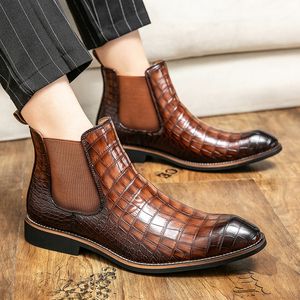 Nowy swobodny moda Krokodyl Wzór Eleganckie mężczyzn Chelsea buty włoskie męskie buty brytyjskie półformalne impreza dżentelmeńskie buty