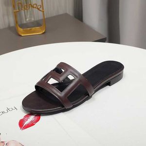 2023 flache Schuhe ausgehöhlten Flip Flops tragen Sandalen Leder Leder Pure Beauty Leder Pantoffeln Freizeit bequeme Reise 35-43