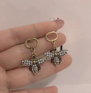 Retro Delicate Famous Brand Design Series EarringStud Women Little Bee EarringStud Crystal Rhinestone Pin smycken gåvor till tjej