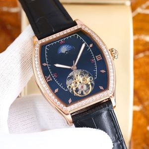 Mode Herrenuhr mit Diamanten besetzte geschnitzte Uhr 42 mm automatische mechanische Uhr ausgehöhlt leuchtende wasserdichte Armbanduhr Herren Luxus-Trenduhr