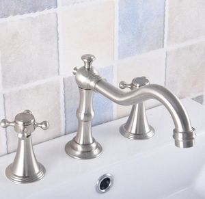 Rubinetti per lavabo da bagno Ottone nichel spazzolato Montato sul ponte Doppi manici Diffuso 3 fori Miscelatore per lavabo Rubinetti per acqua Mnf687