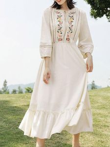 Klänningar elegant broderad klänning kaftan retro bomull vit klänning kvinnor kläder 2022 sommar strand slitage semester maxi klänningar a1320