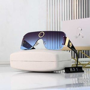 Designer Versage Vercace Sunglass Mens Womens Sunglasses Vintage Fashion Metal Men's and Women's Beauty Head Print Sunscreen Personality 2023