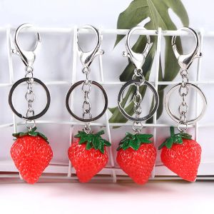 Simulação Creative Strawberry Keychains masculino Moda feminina Bolsa de frutas PVC Keychain Jewelry Gift em massa
