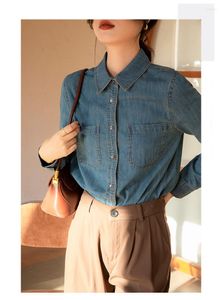 Kvinnors blusar 2023 Spring Women Retro Old Light Blue Simple Denim Shirt All Match Cotton Blus Female Jean Tops