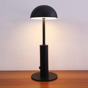 Lampade da tavolo Lampada da bar ricaricabile a LED Moderna atmosfera semplice Luce notturna Top Tap Switch Tre marce