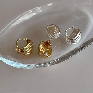 Серьги Tiowios 2023 French Vintage Pearl Metal Basket Анализованный дизайн персонализированный и минималистский темперамент подарок для женщин