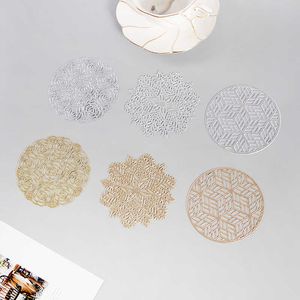 Mats Pads Flower Round Gold Silver Table Place Mat Luxury Hollow Out Placemat Cup Mug Wedding Tea Dish Coaster Christmas Doily Kitchen Z0502