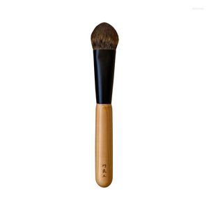 Makeup Brushes YA52 Professional Handmade Soft Yellow Squirrel Hair Heart Shape Highlighter Brush Cypress Handle Make Up