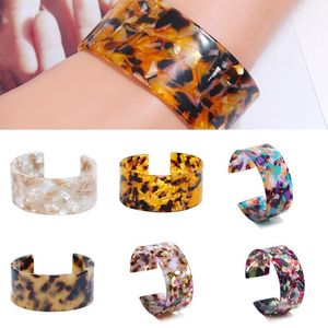 Bangle Cool Summer Acetic Acrylic Bangles Armband Färgglada Leopard tryckt öppet modearmband för flickor damer