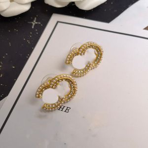 2023 CCITY Stud várias novas mulheres Ear Studsc Earring Letters de designer de moda que aceitam acessórios de alta qualidade para brincos de festa 43E34