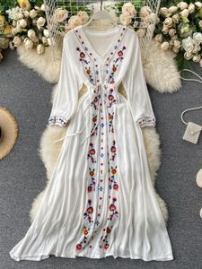 Dress New Bohemian Folk Style V Neck Dress Women Embroidery Vintage Waist Cotton and Linen Holiday Dress Women Lace Up Long Dress