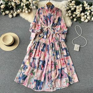 Vestidos casuais Mulheres da primavera Mulheres Vintage Stand Stand Collar Lantern Button Loose Button Prinha elegante temperamento floral A-Line Long 2023