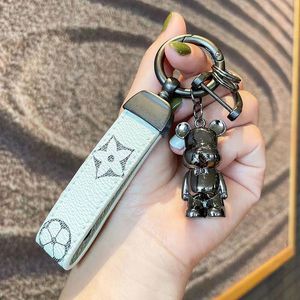 Luxurys Designers Keychain Car Key Chain Solid Color Monogrammed Keychains Bear Design Versatil Fashion Leisure Men Women Bag Pen3071