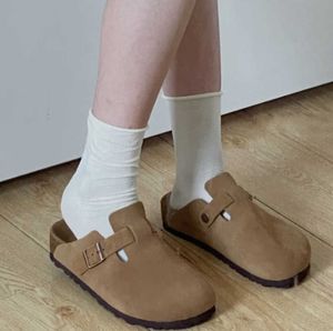 Slippare Boston Clogs Designer Sandaler Män Slid tofflor Fotbädd Täppa Suede Läder Buckle Strap Shoes Unisex Woody Outdoor Indoor Slip Motion Current 51ESS