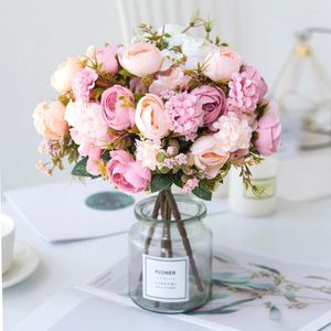 Flores decorativas de alta qualidade Tea Rose Artificial Silk Hydrangea Bouquet para casa EL Party Garden Wedding Diy Decoration Plants Fake Plants