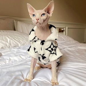 Kläddesigner höstar vinterpyjamas för hårlösa kattkläder Sphinx Devon Shortfooted Cat Outfits Varma sammetkläder för Sphynx Cat