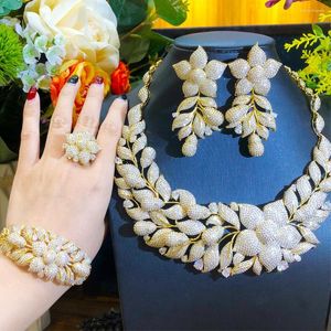 Halskette Ohrringe Set KellyBola Edler Luxus Angepasst Zirkon Blume Armband Ring Ohrring 4 STÜCKE Damen Hochzeit Bankett Trendy Schmuck