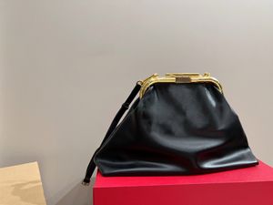 10A Fashion V Logo Crossbody Bag للنساء مع سحابة كبيرة سحابة ناعمة المصمم المعدني شعار من الجلد الأصلي الفاخرة المعدنية