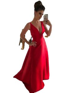 フォーマルなVネックのためのエレガントな赤いサテンイブニングドレス