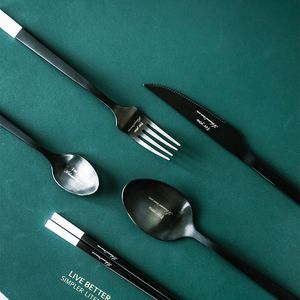 Servis set elegant svart vit bordsartiklar rostfritt stål bestick set knivgaffel sked pinnar kaffesked set servis uppsättning 230503