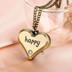 Taschenuhren Gravierte Happy Heart Shaped Bronze Quarz Halskette Uhr Vintage Geschenke Unisex Kleine Größe Romantische Retro Pendeluhr
