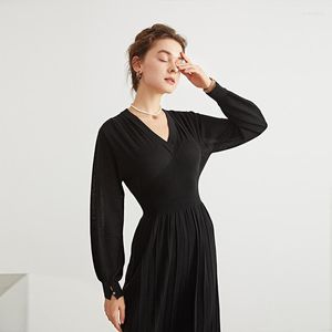 Casual Dresses French Pleated Dress Temperament V-neck Waist Wool Autumn And Winter 2023 Long Knitted Women