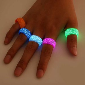 Band Rings Leopard Print Luminous Resin for Women Men Crack Cool Pattern Glowing In The Dark Ring Fashion Acrylic Party Jewelry Y23