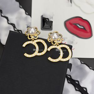 Klassisk C Earing Designer Jewelry for Lady Women Ccity Stud Holiday Party Earring Woman Wedding Engagement Fashion Guldörhängen Högkvalitativ gåva 7e