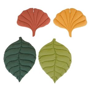 Mats Soft Decorative Leaf Shape Washable Pet Blanket Cat Dog Home Cushion Durable Convenient Storage and Space Saving Gift