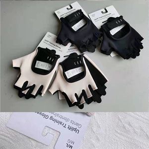 LL Designer Gli stessi guanti sportivi da fitness con mezze dita Guanti da equitazione anti bozzolo per sollevamento pesi per allenamento yoga antiscivolo