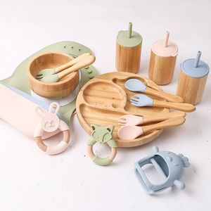 Copos pratos utensils utensílios de mesa de bebê conjunto de tigela de tigela de jarra de copo Bibs Bibs Spoon Forking Bamboo Children Sets S Sets BPA Free Non Slip 230504