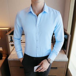 Camisas de vestido masculinas Novas camisas de vestido masculinas de moda de manga comprida Solid Slim Fit Male Casual Social Bush Button Button Down Down P230427