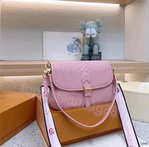 Luxurys tasarımcılar çanta kadın çanta omuz messenger çantaları klasik stil moda bayan totes çanta cüzdan küçük cüzdanlar ile cüzdan delikli çanta