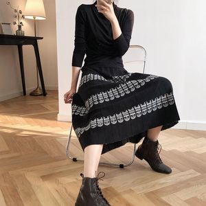 Röcke HLHPYHB Femal Knit Plissee Rock Elastische Hohe Taille Ethnisches Blumenmuster Frau Gestrickte A-Linie Mittellanger Petticoat