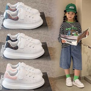 Athletic Outdoor Zapatillas Sneakers Kids Spring Spring New Board Shoe Women Sports Shoe Boys Girls Young Tennis Female AA230503