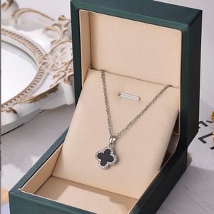 18K gold clover necklace plated necklaces luxury two-sided four-leaf designer necklace fashional pendant necklace wedding party jewelry no box