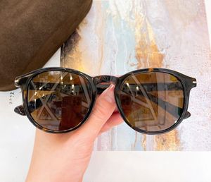 834 Tortoise Brown Round Solglasögon män Kvinnor Summer Sunnies Gafas de Sol Fashion Glasses Shades Occhiali da Sole UV400 Protection Eyewear