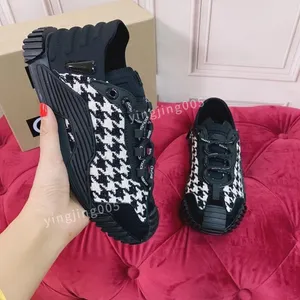 2023top Brand casual shoes for womens mens flat sneakers low Panda Black Grey Fog Chunky Glow Triple dunks Strange Love