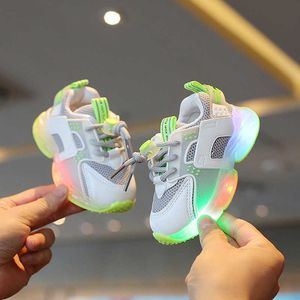 Athletic Outdoor Children Casual Shoes Kids Sneakers for Boys Girls Autumn Luminous Fashion Breathable Mesh LED Sports Shoes AA230511