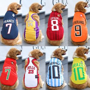 犬のスウェットシャツペットTシャツ、犬の夏アパレル子犬のペット服のためのかわいいソフトベストフットボールチームとバスケットボールチーム