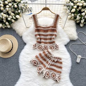 Kvinnor Tvådelar Pants Summer Beach Set Women Hollow Out Sticked Vintage Shorts Suit Casual Camisole Tops och 2 Holiday Outfits 230504