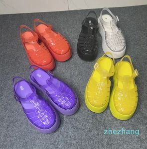 Designer-Women's Shoes Baotou tjocka sandaler Anti-halk Muffin Vintage Jelly Beach Women's Shoes