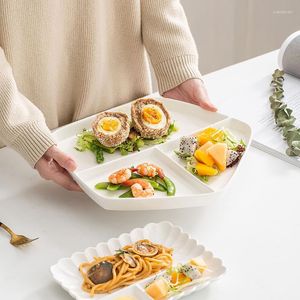 Tallrikar nordisk keramisk platta kreativ tre rutnät skål vit västerländsk frukostavdelare vegetabilisk ägg