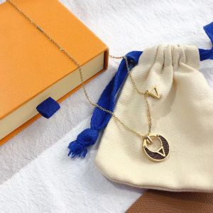 S Fashion Necklace Designers Necklaces High Quality Key Chain Jewelry Letter V Couple Pendant