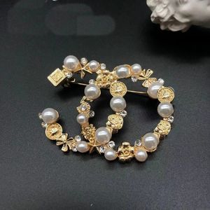 Luxury Famous Designer Brand Brooch Fashion Flower Pearl Brooches Suit Pin Clothing Decoration Jewelry Accessories Gift High Quality 20style