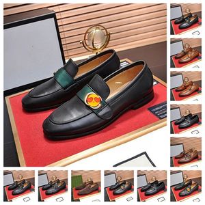 Neue Männer Lederschuhe Business Herren Kleid Schuh Fashion lässige Hochzeitsschuhe komfortable spitze einfarbige Männerschuhe Schuhe